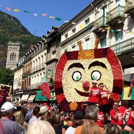 T2 Bis, Calme, Plein Centre De Luchon, Avec Balcon Et Garage Lägenhet Bagnères-de-Luchon