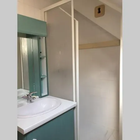 T2 Bis, Calme, Plein Centre De Luchon, Avec Balcon Et Garage