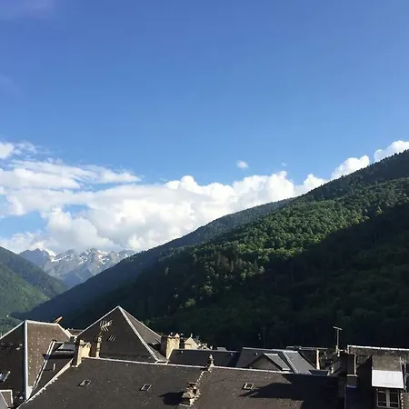 T2 Bis, Calme, Plein Centre De Luchon, Avec Balcon Et Garage Apartament